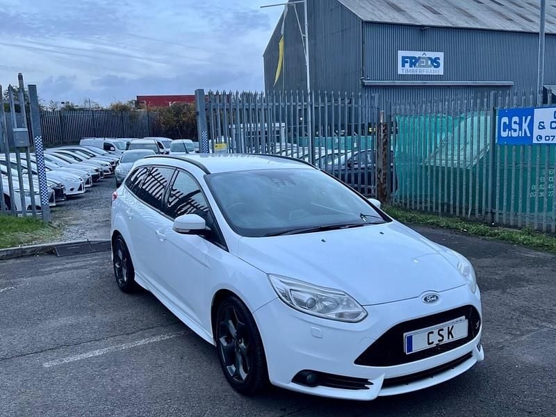 Used Ford Focus ST 2012 White Estate