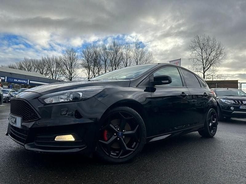 Used Ford Focus ST 185 HP (136 kW) 2015 Black Hatchback