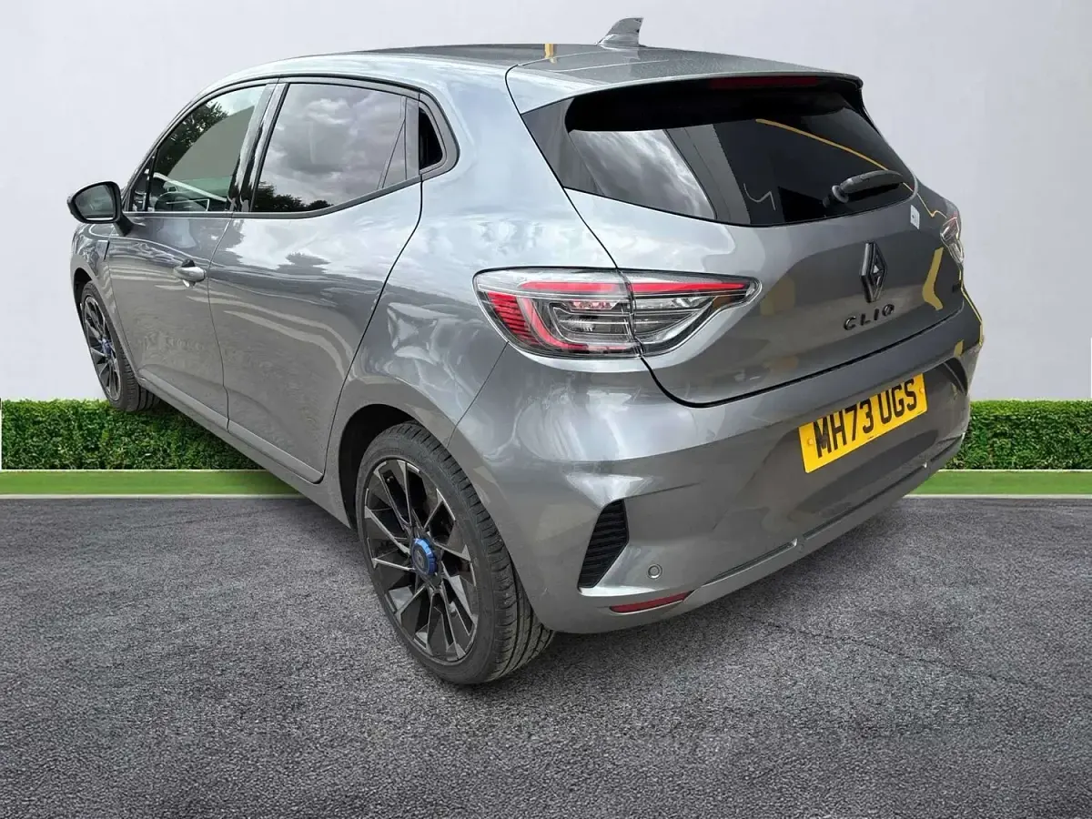 Used Renault Clio V Esprit Alpine 143 HP (105 kW) 2024 Grey Hatchback