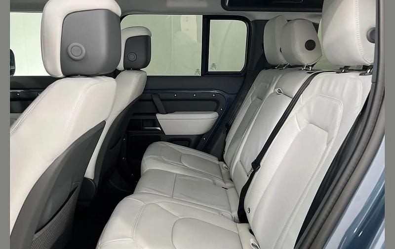 Usado Land Rover Defender HSE Dynamic 344 HP (253 kW) 2026 Azul SUV