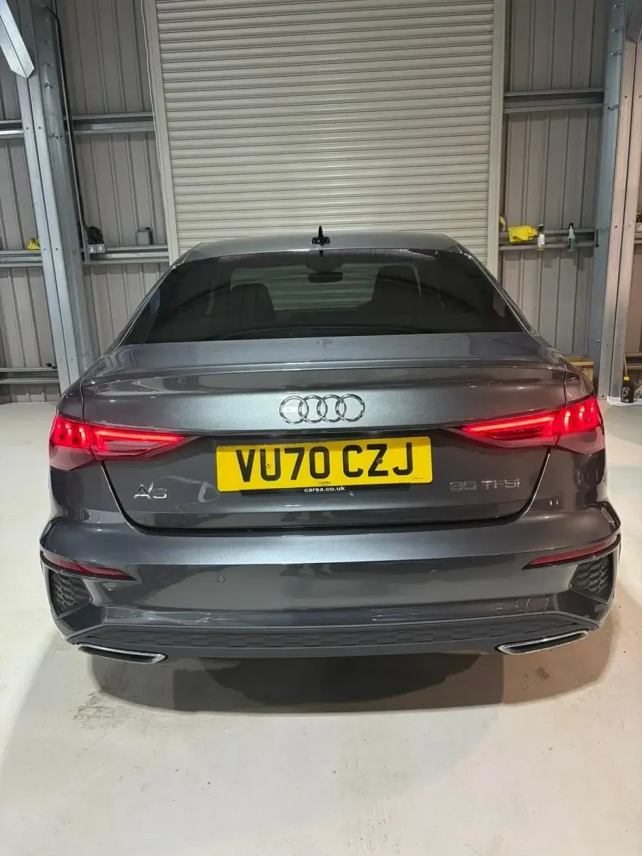 Begagnad Audi A3 S-Line 150 HK (110 kW) 2020 Grå Sedan