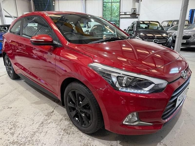 Red Used 2017 Hyundai i20 SE Coupe | £5,995 (Good price) - Image 1/4