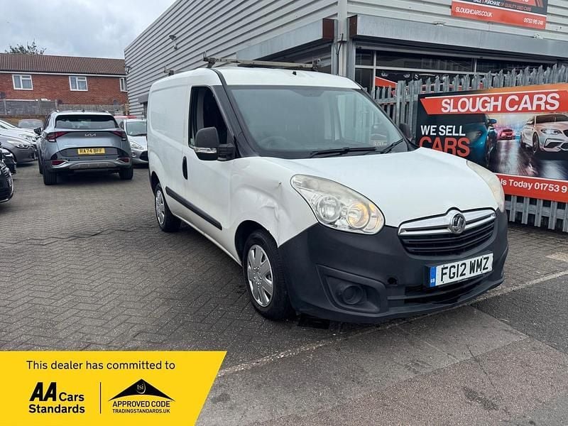 White Used 2012 Vauxhall Combo MPV | £1,295 (Super price) - Image 1/4