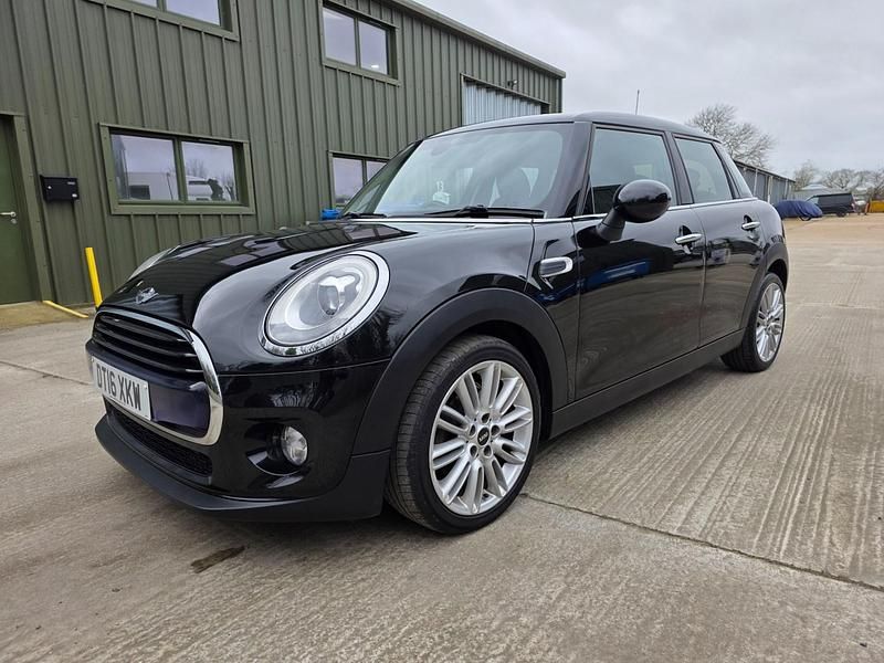 Used Mini Cooper D Hatch 116 HP (85 kW) 2016 Black Hatchback