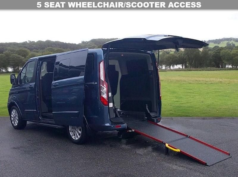 Used Ford Tourneo Custom Titanium 130 HP (95 kW) 2020 Blue Van