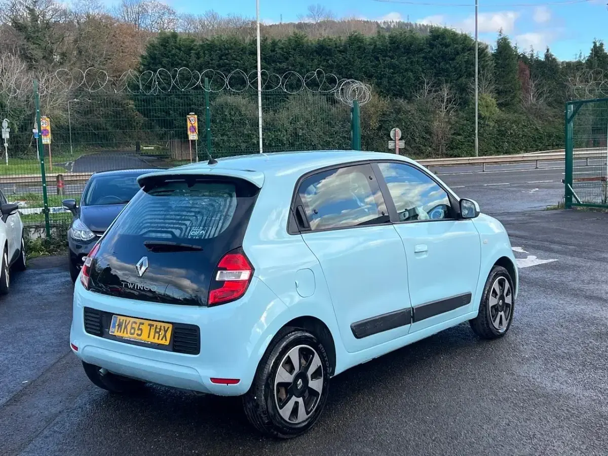 Used Renault Twingo Play 70 HP (51 kW) 2015 Blue Hatchback