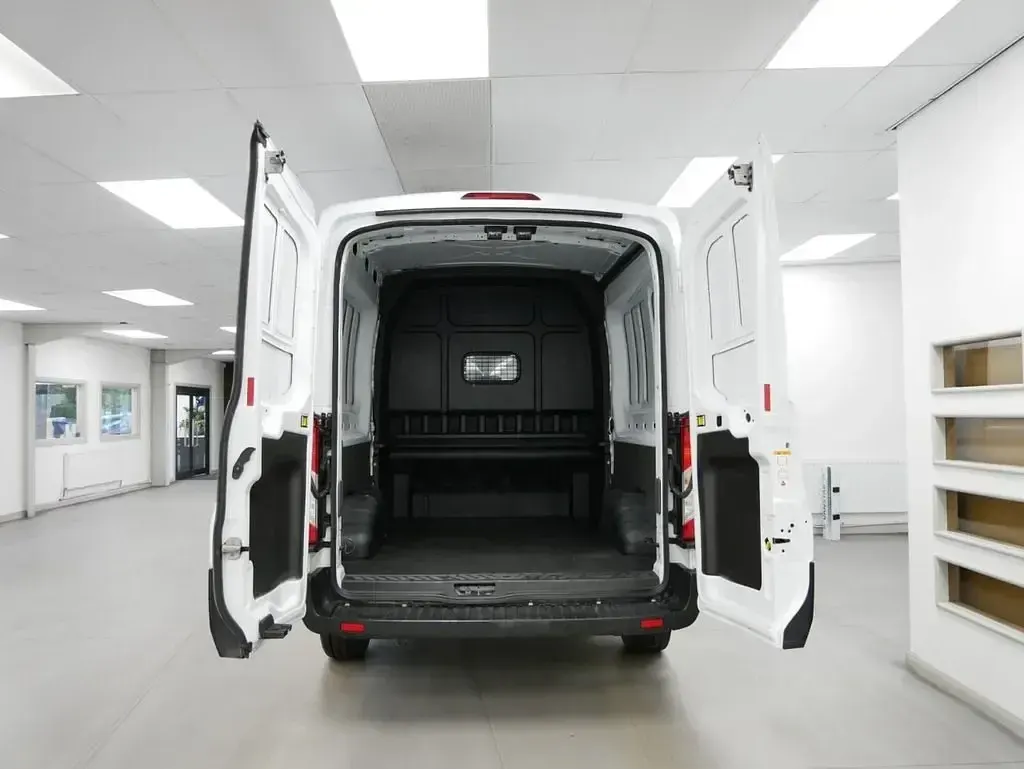 Usado Ford Transit Trend 130 CV (95 kW) 2024 Blanco Van