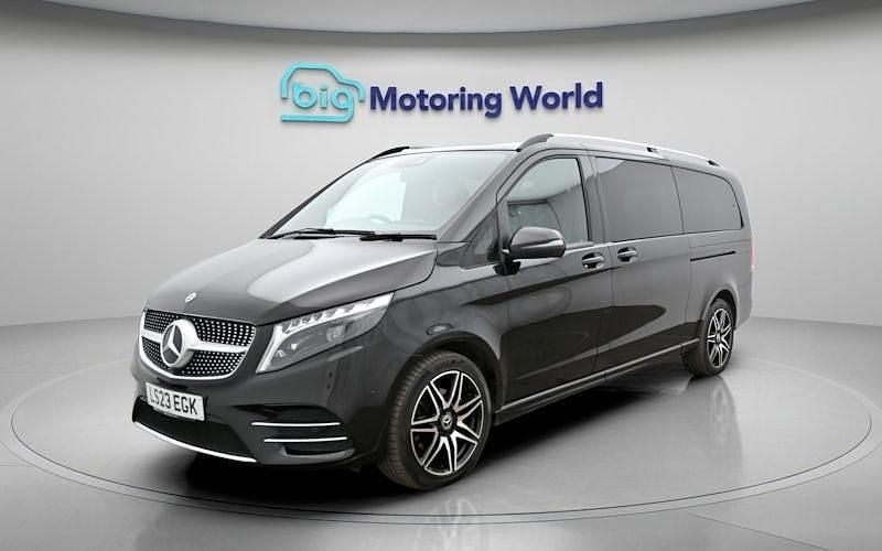 Used Mercedes V300 AMG line 237 HP (174 kW) 2023 MPV