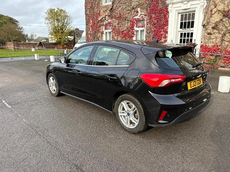 Used Ford Focus Zetec 120 HP (88 kW) 2021 Black Hatchback