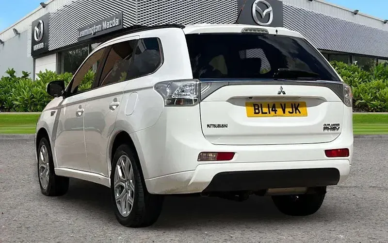 Used Mitsubishi Outlander P-HEV 121 HP (88 kW) 2015 Estate