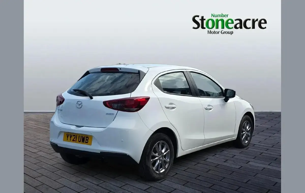 Używany Mazda 2 90 KM (66 kW) 2021 Biały Hatchback