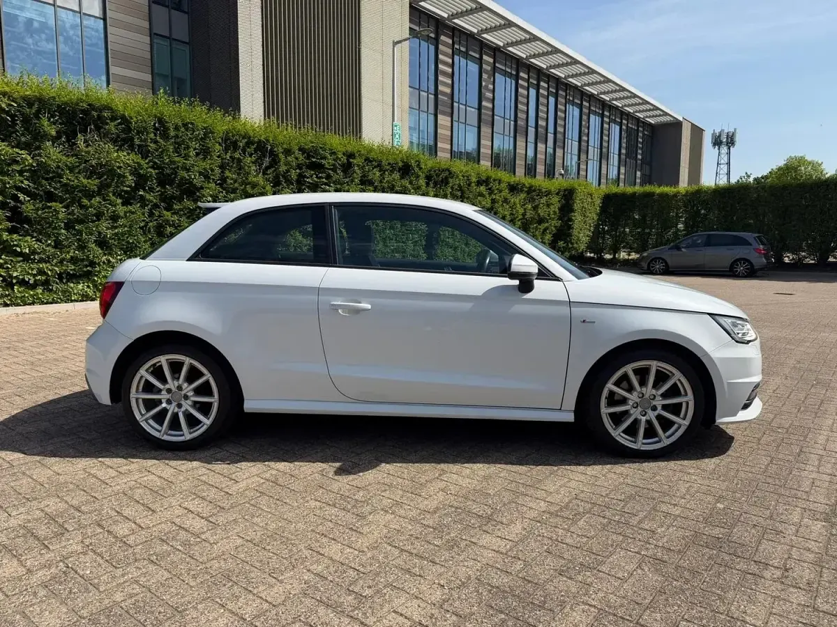 Used Audi A1 S-Line 125 HP (91 kW) 2017 White Hatchback