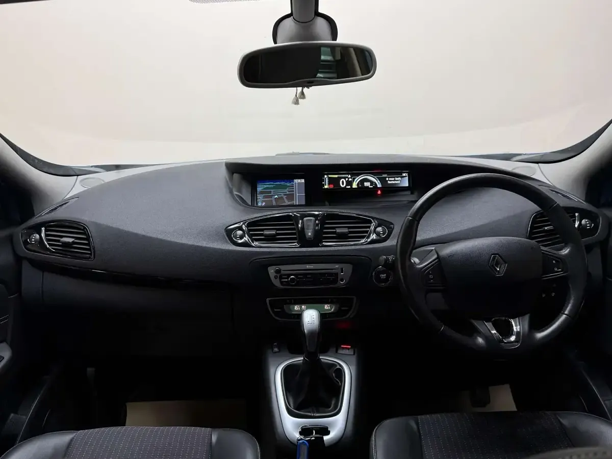 Used Renault Scénic III Dynamique 2015 Blue MPV