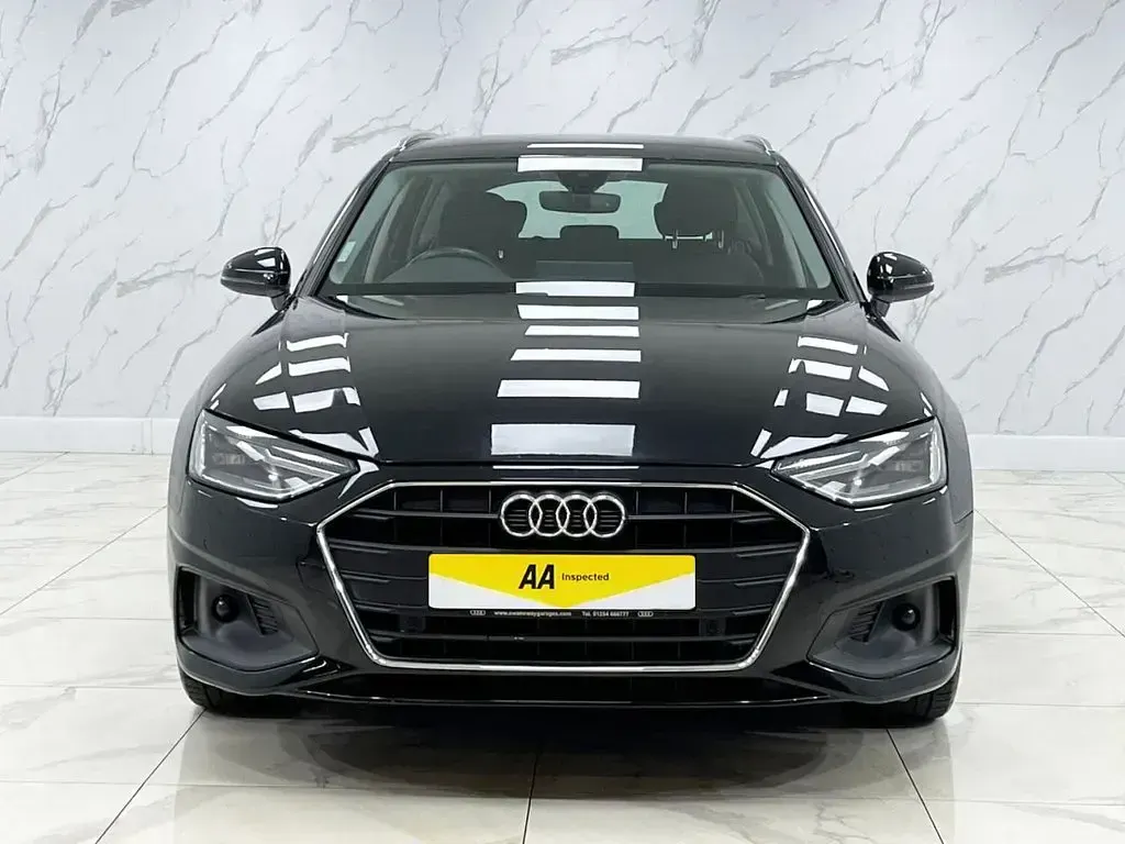 Used Audi A4 Comfort 190 HP (139 kW) 2021 Black Estate