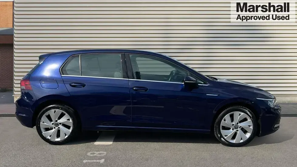 Used VW Golf VIII Style 130 HP (95 kW) 2021 Blue