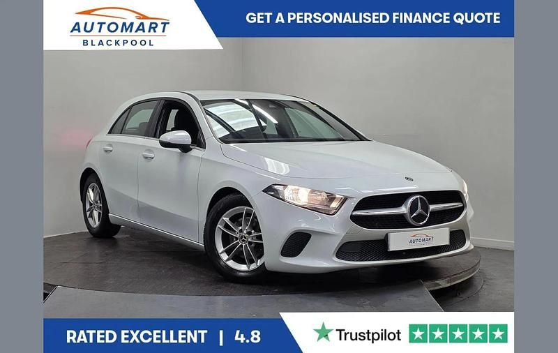 Used Mercedes A180 SE 134 HP (98 kW) 2019 White Hatchback