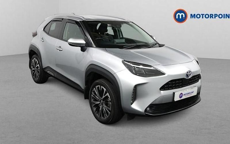 Used 2025 Toyota Yaris Hybrid Estate | £19,649 (Super price) - Image 1/4