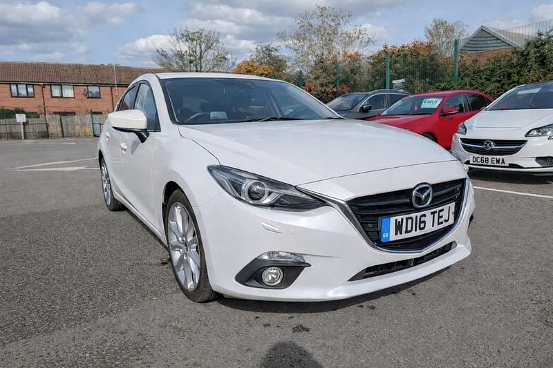 Used Mazda 3 Inclusive 105 HP (77 kW) 2016 White Hatchback