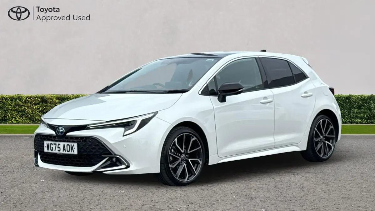 Used Toyota Corolla 140 HP (102 kW) 2025 Platinum white pearl