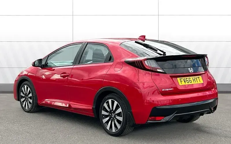 Begagnad Honda Civic SE Plus 142 HK (104 kW) 2016 Röd Halvkombi