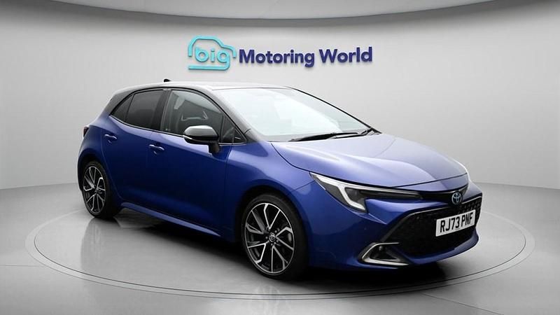 Used Toyota Corolla 140 HP (102 kW) 2023 Blue Hatchback