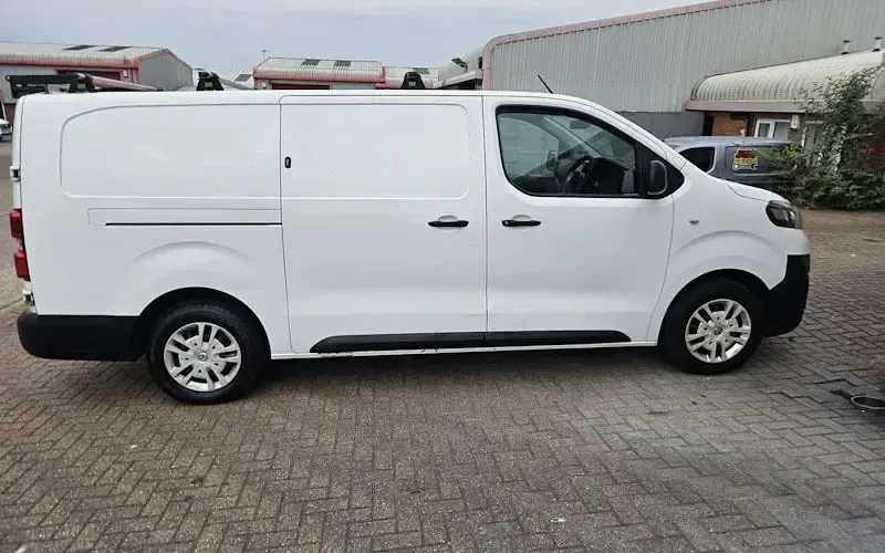 Used Vauxhall Vivaro 101 HP (74 kW) 2022 MPV
