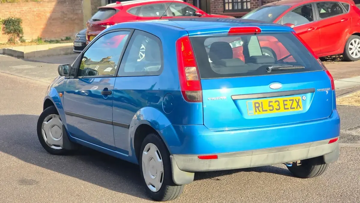 Used Ford Fiesta Finesse 75 HP (55 kW) 2004 Blue Hatchback