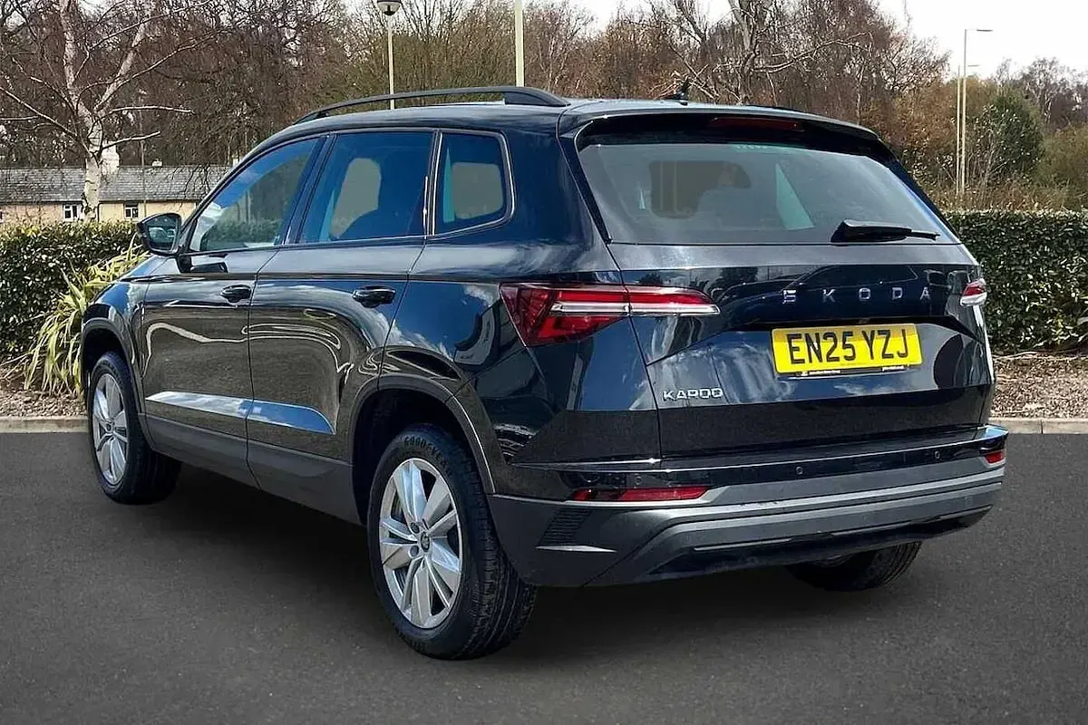 Used Skoda Karoq SE 150 HP (110 kW) 2025 Black magic pearl effect SUV