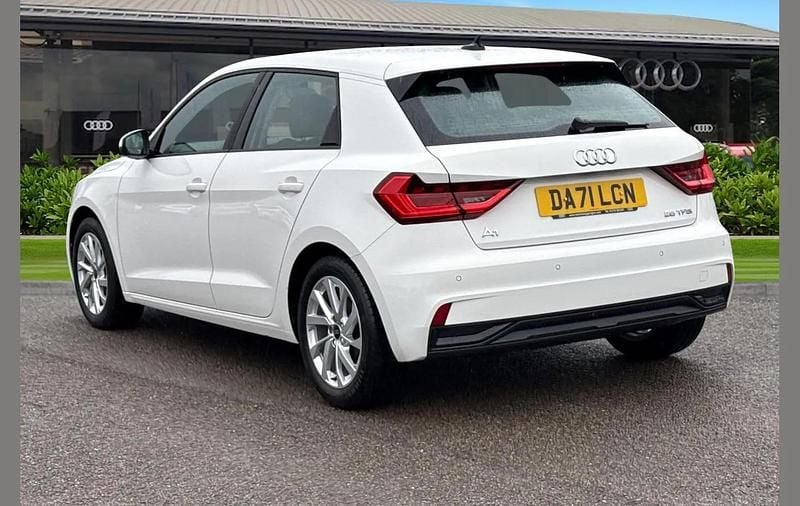 Used Audi A1 Sport 95 HP (69 kW) 2022 White Hatchback