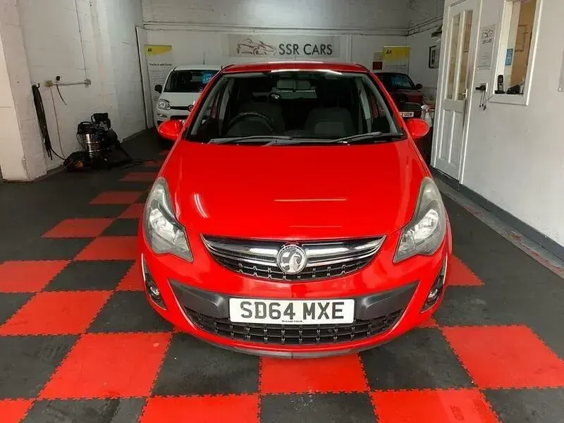 Used Vauxhall Corsa 100 HP (73 kW) 2014 Red Hatchback