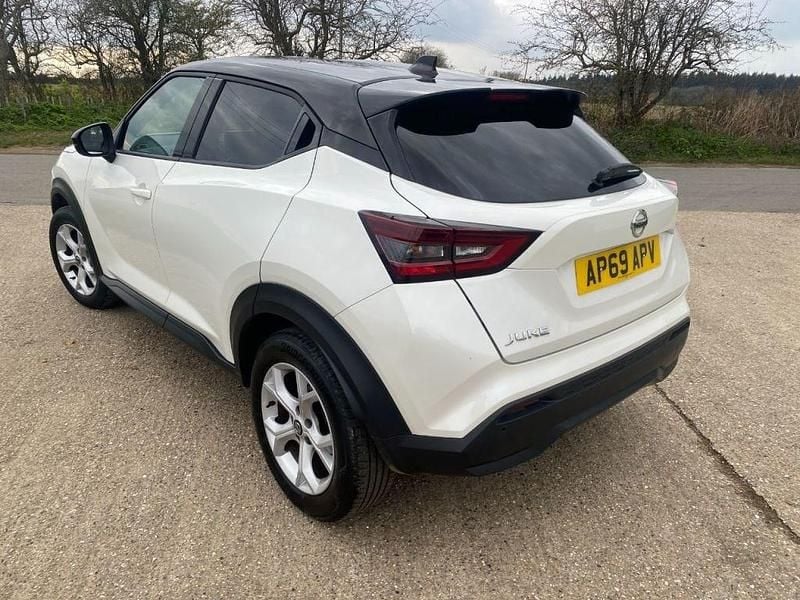 Begagnad Nissan Juke N-Connecta 2020 Vit SUV