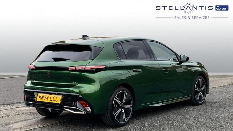 Used Peugeot 308 GT 129 HP (94 kW) 2024 Green Hatchback