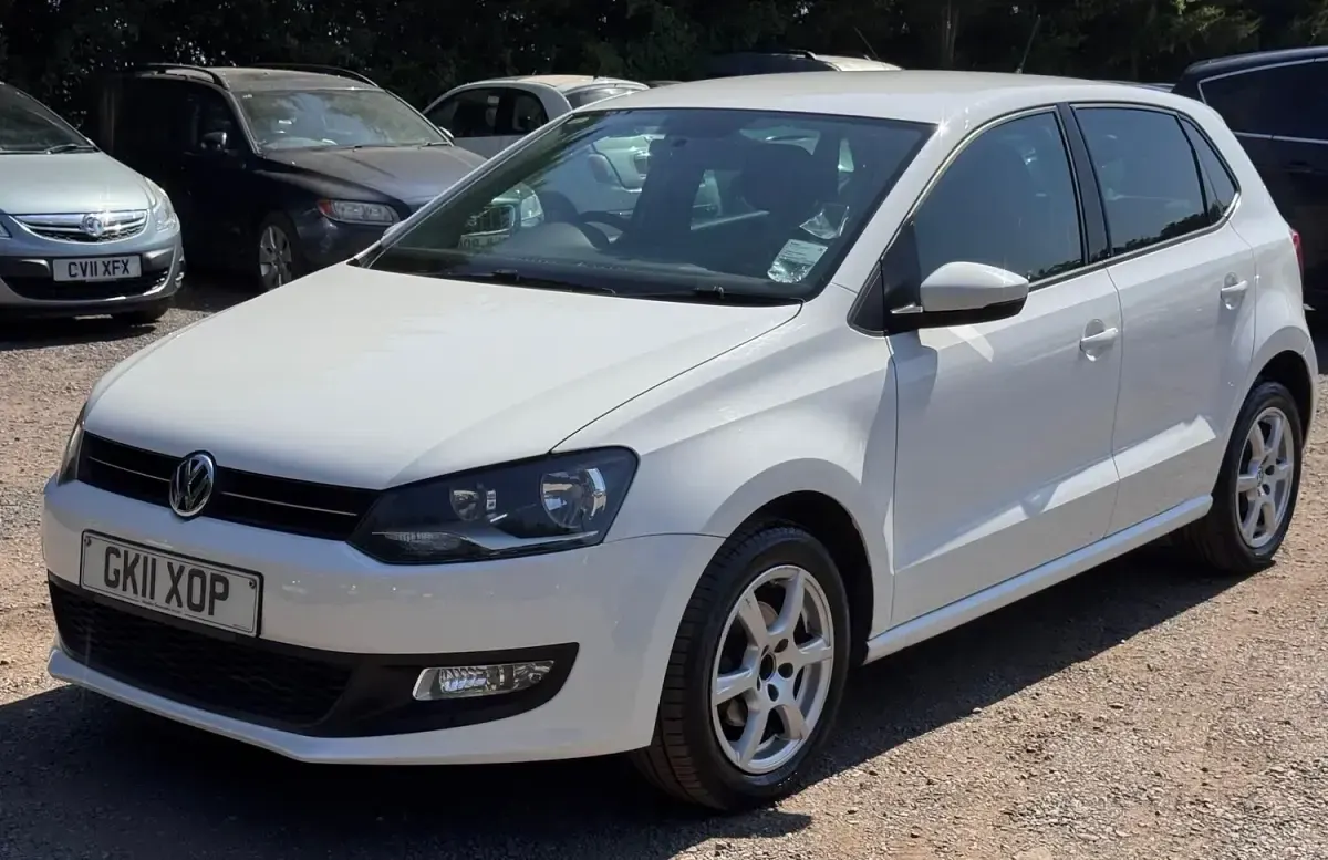 Used VW Polo 70 HP (51 kW) 2011 White Hatchback