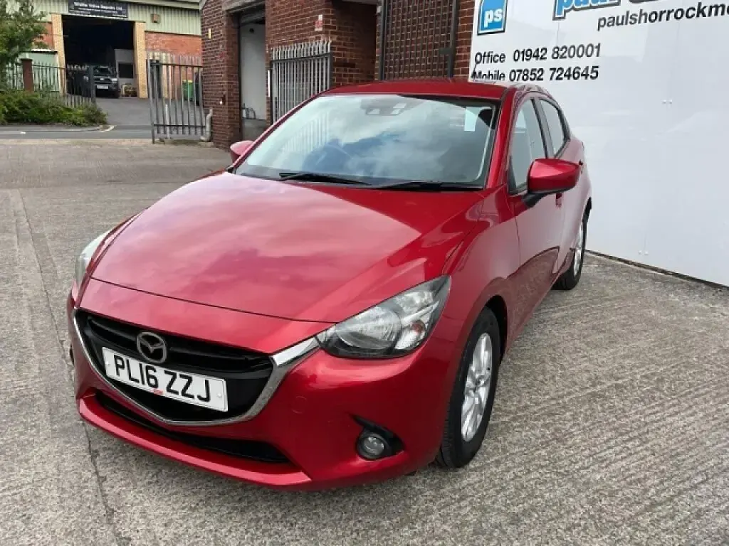 Used Mazda 2 90 HP (66 kW) 2016 Red Hatchback
