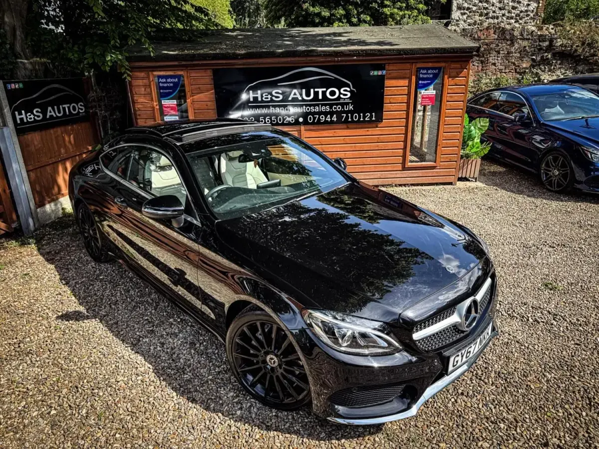 Usado Mercedes C200 AMG line 184 HP (135 kW) 2017 Preto Coupé
