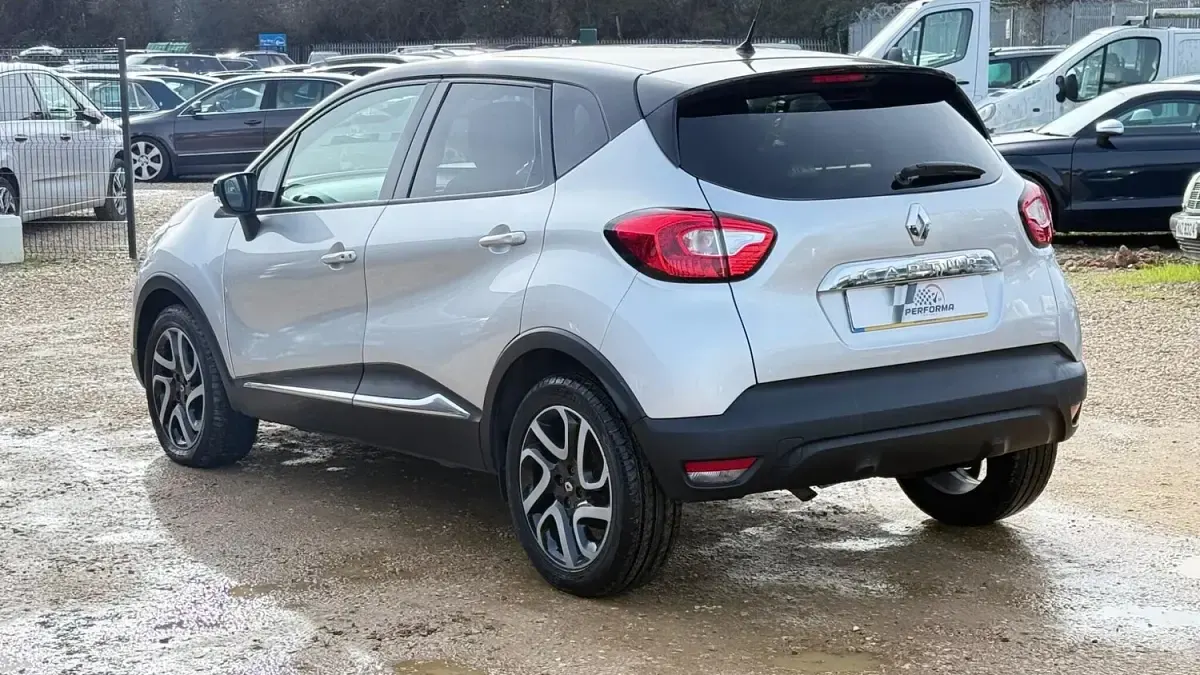 Used Renault Captur Dynamique 90 HP (66 kW) 2016 Silver/black SUV