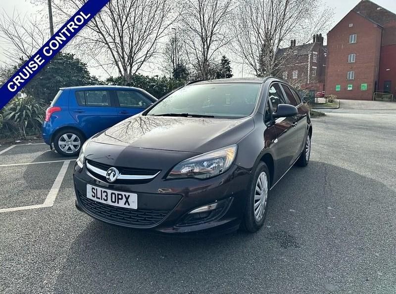 Used Vauxhall Astra 100 HP (73 kW) 2013 Brown Estate