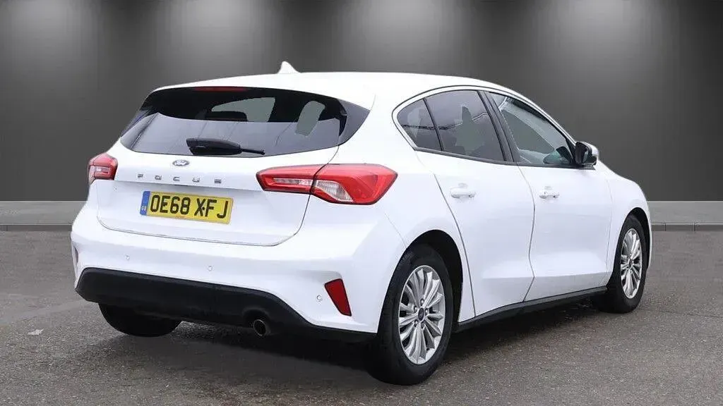 Used Ford Focus Titanium 125 HP (91 kW) 2019 White Hatchback