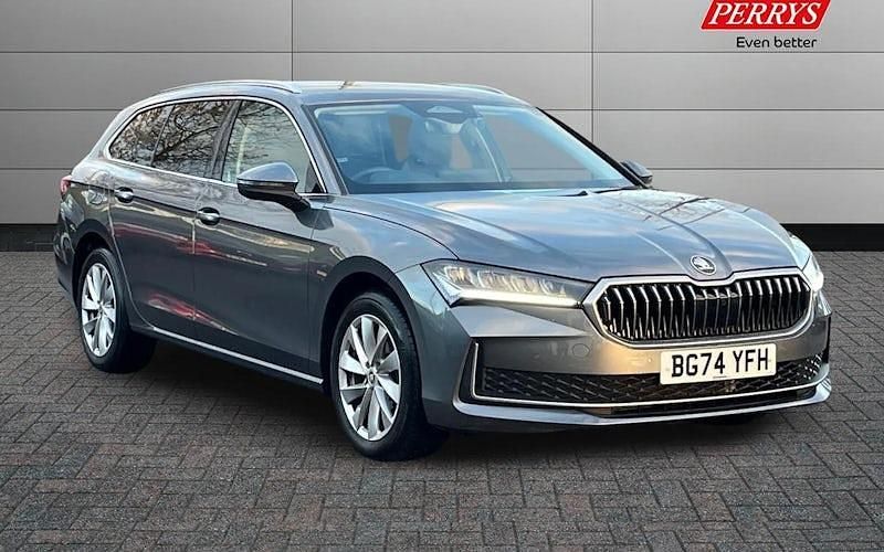 Used 2025 Skoda Superb SE Technology Estate | £23,699 (Fair price) - Image 1/4