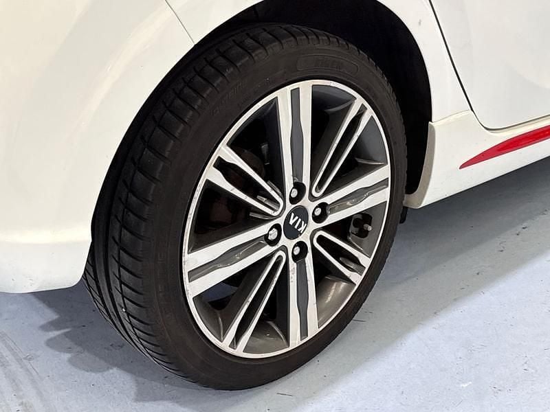 Used Kia Picanto GT-Line 83 HP (61 kW) 2017 White Hatchback