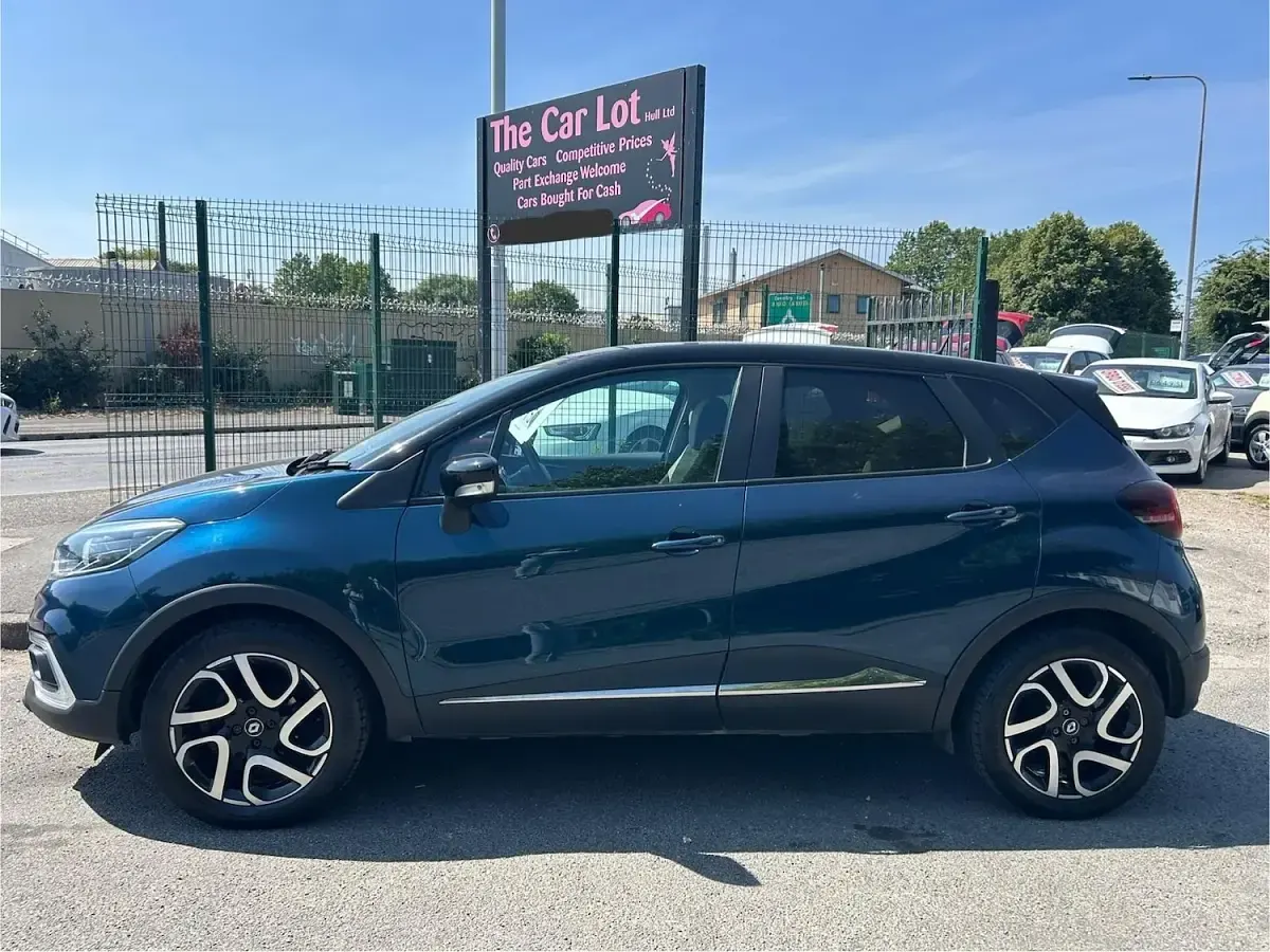 Used Renault Captur Iconic 90 HP (66 kW) 2019 Blue SUV