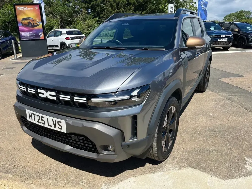 Used Dacia Duster Extreme 130 HP (95 kW) 2025 Grey SUV