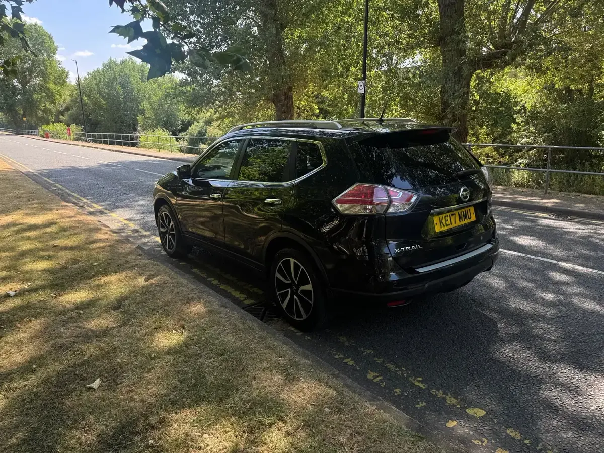 Used Nissan X-Trail N-Vision 130 HP (95 kW) 2017 Black SUV