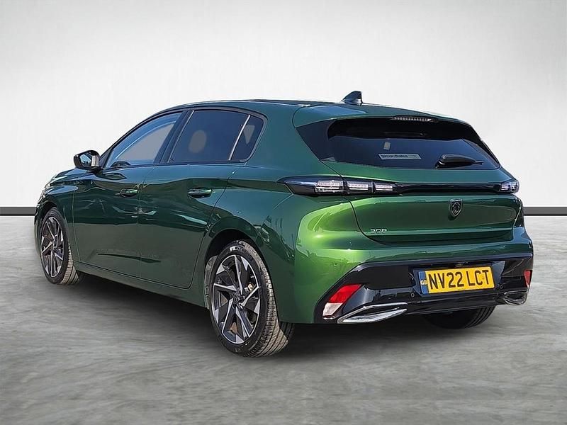 Used Peugeot 308 Allure Premium 129 HP (94 kW) 2022 Green Hatchback