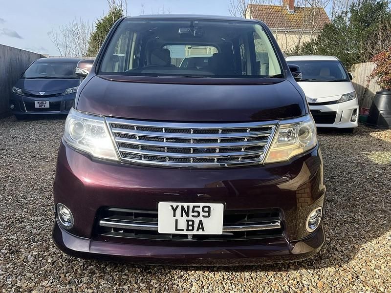 Used Nissan Serena 2025 Purple MPV