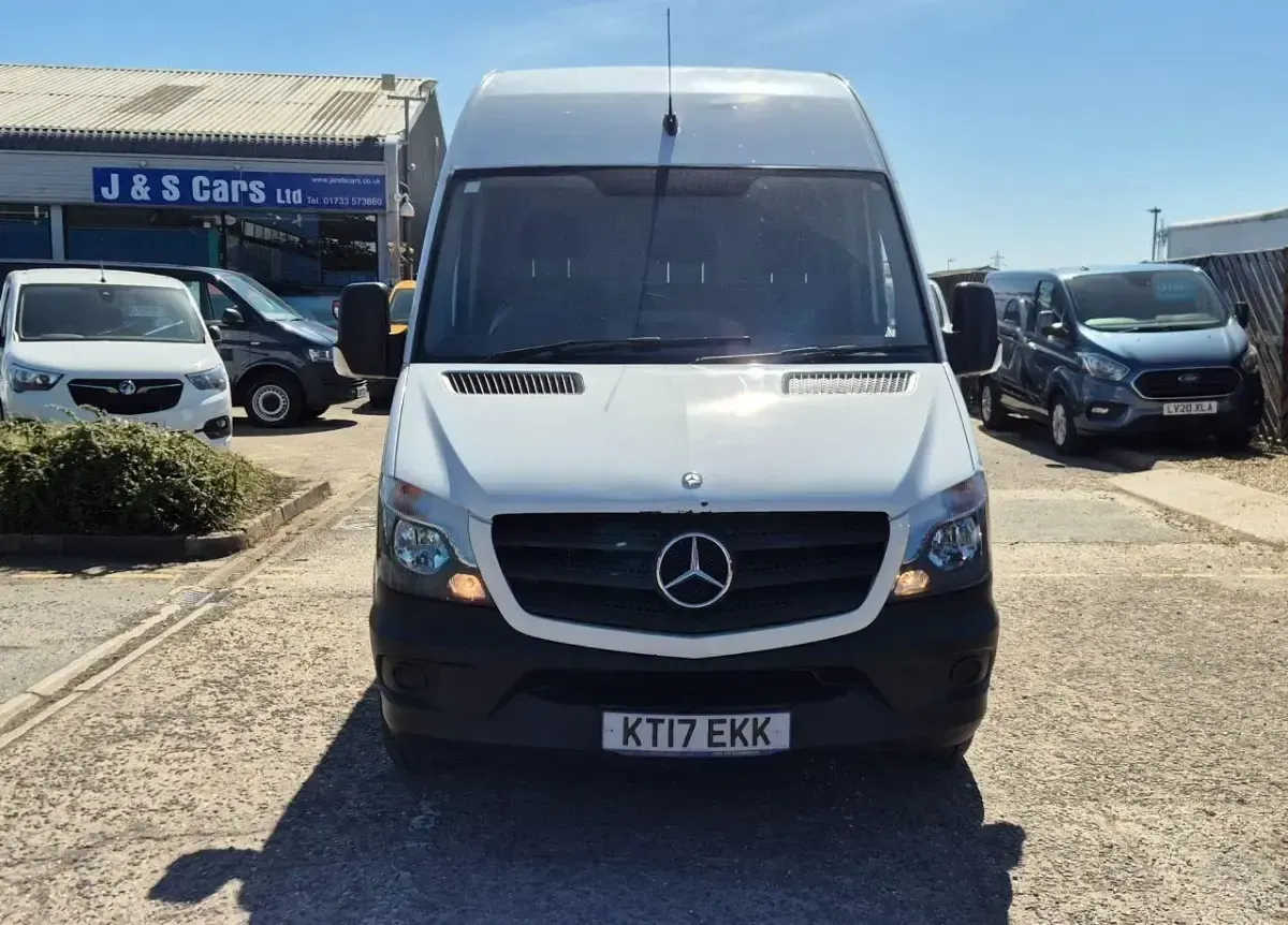 Używany Mercedes Sprinter 140 KM (102 kW) 2017 Biały Van