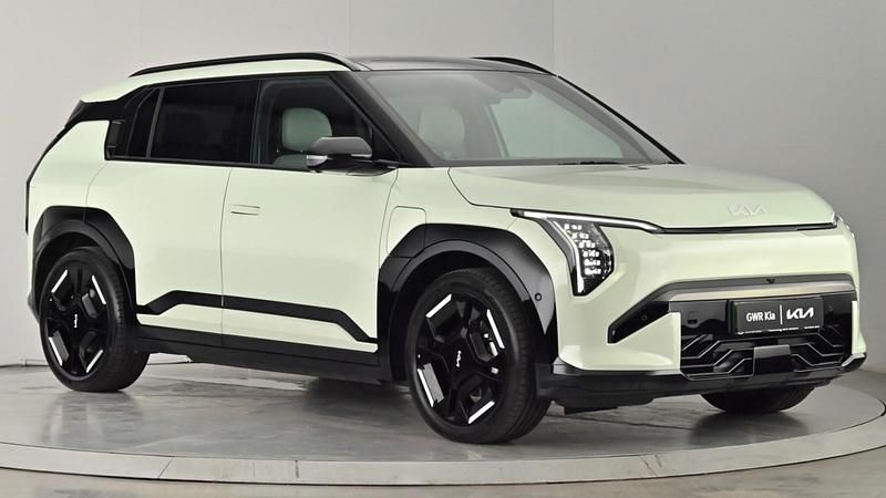 Green Used 2025 Kia EV3 GT-Line S SUV | £37,950 - Image 1/4