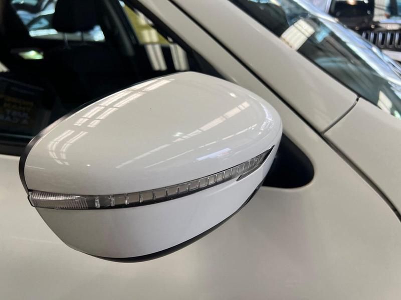 Used Nissan Juke Acenta 115 HP (84 kW) 2015 White SUV