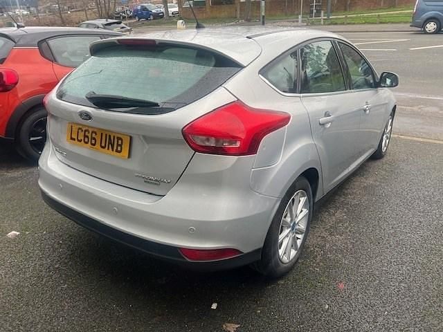 Used Ford Focus Titanium 125 HP (91 kW) 2016 Silver Hatchback