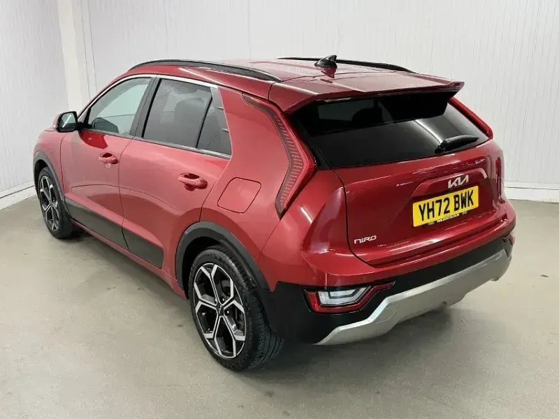 Gebraucht Kia Niro 139 PS (102 kW) 2022 Rot SUV
